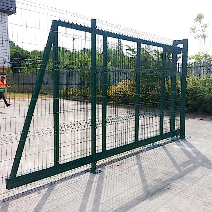 Curvy welded fence sliding gates are installed in the factory.